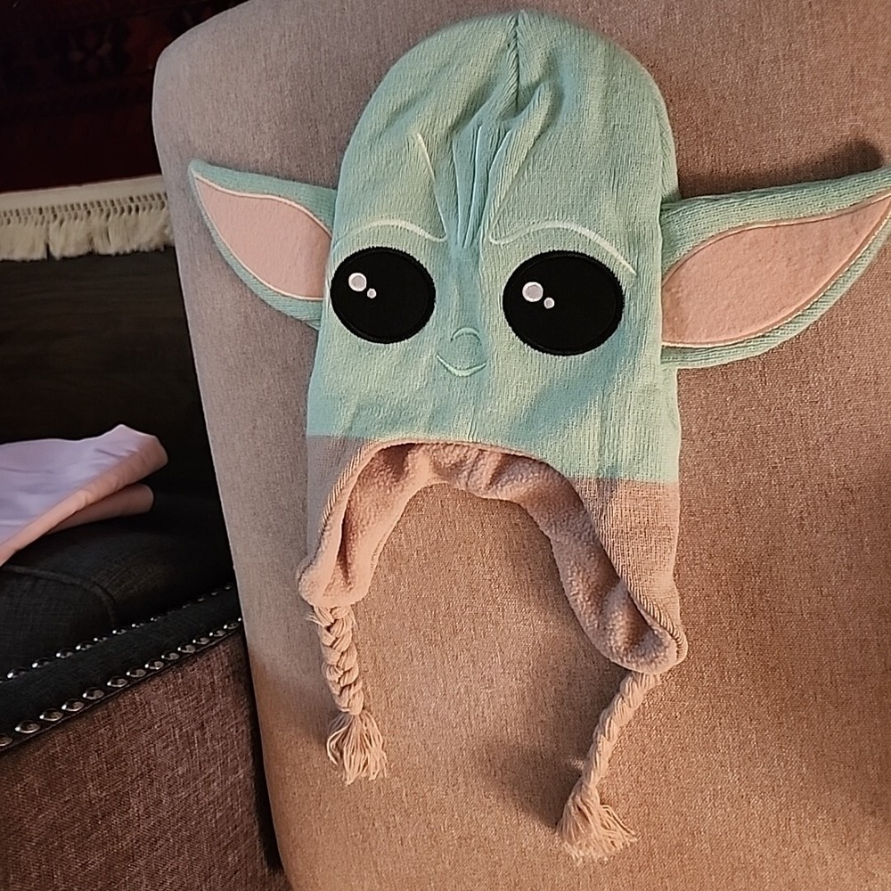 Star Wars Baby Yoda Grogu Unisex Kids Beanie Hat Ear Flaps One Size Green/Tan